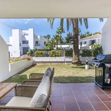 Garden 48 Walking Distance Puerto Banus Apartment *