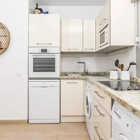 Garden 48 Walking Distance Puerto Banus Apartamento *