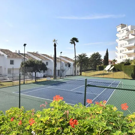 Garden 48 Walking Distance Puerto Banus Apartamento