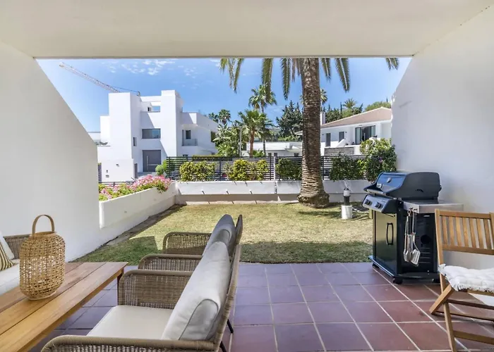 Garden 48 Walking Distance Puerto Banus Apartment *
