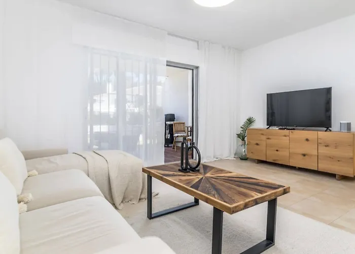 Garden 48 Walking Distance Puerto Banus Apartment *